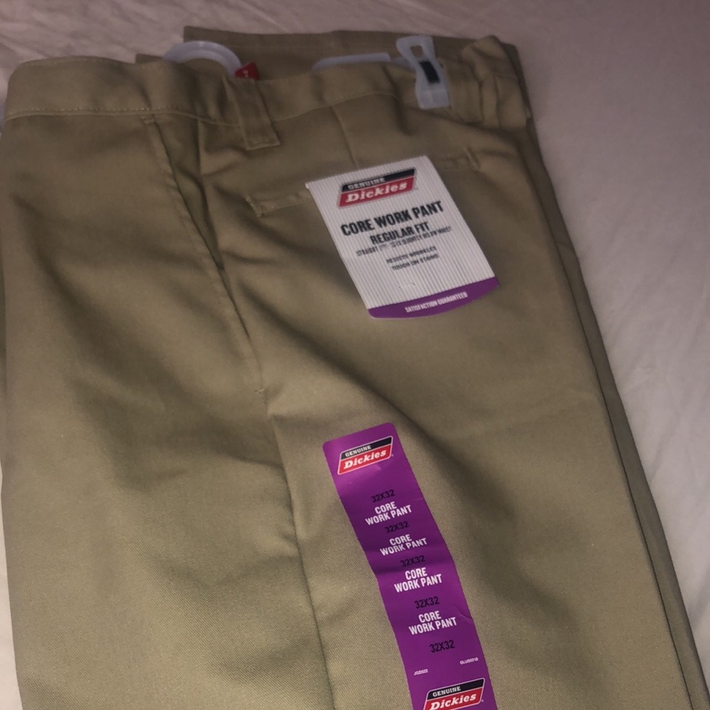New Genuine Dickies Men’s Core Work Pant.
Sz 32x32 (Regular Fit)